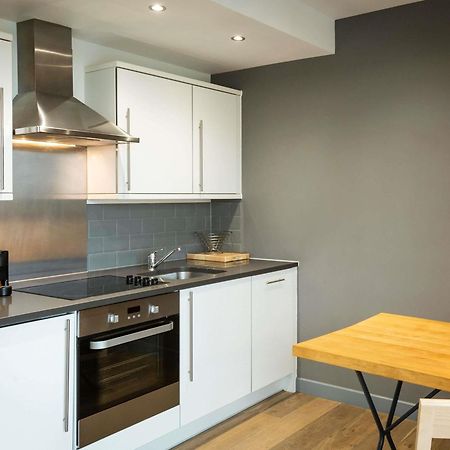Aparthotel Adagio London Брентфорд Екстериор снимка