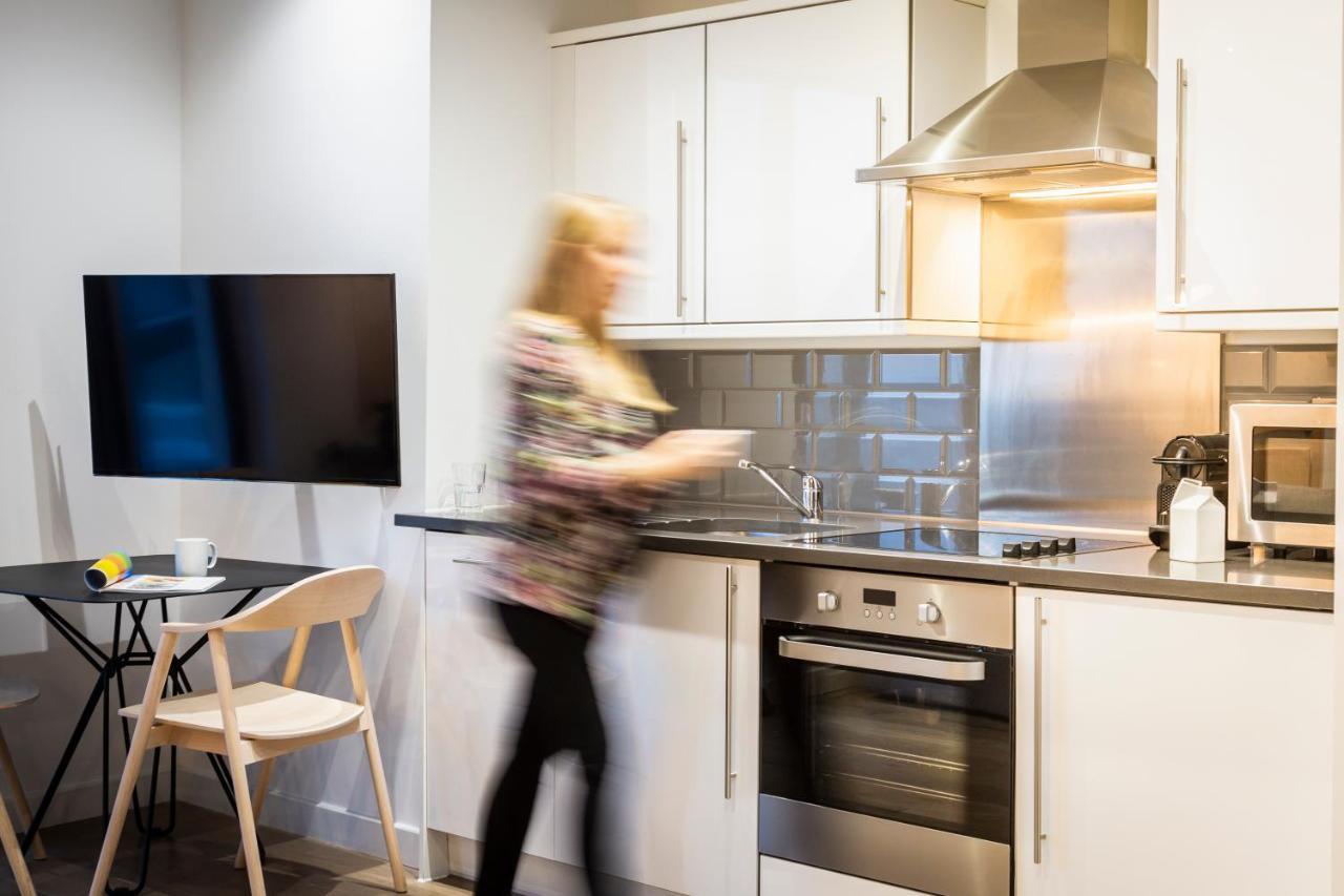 Aparthotel Adagio London Брентфорд Екстериор снимка