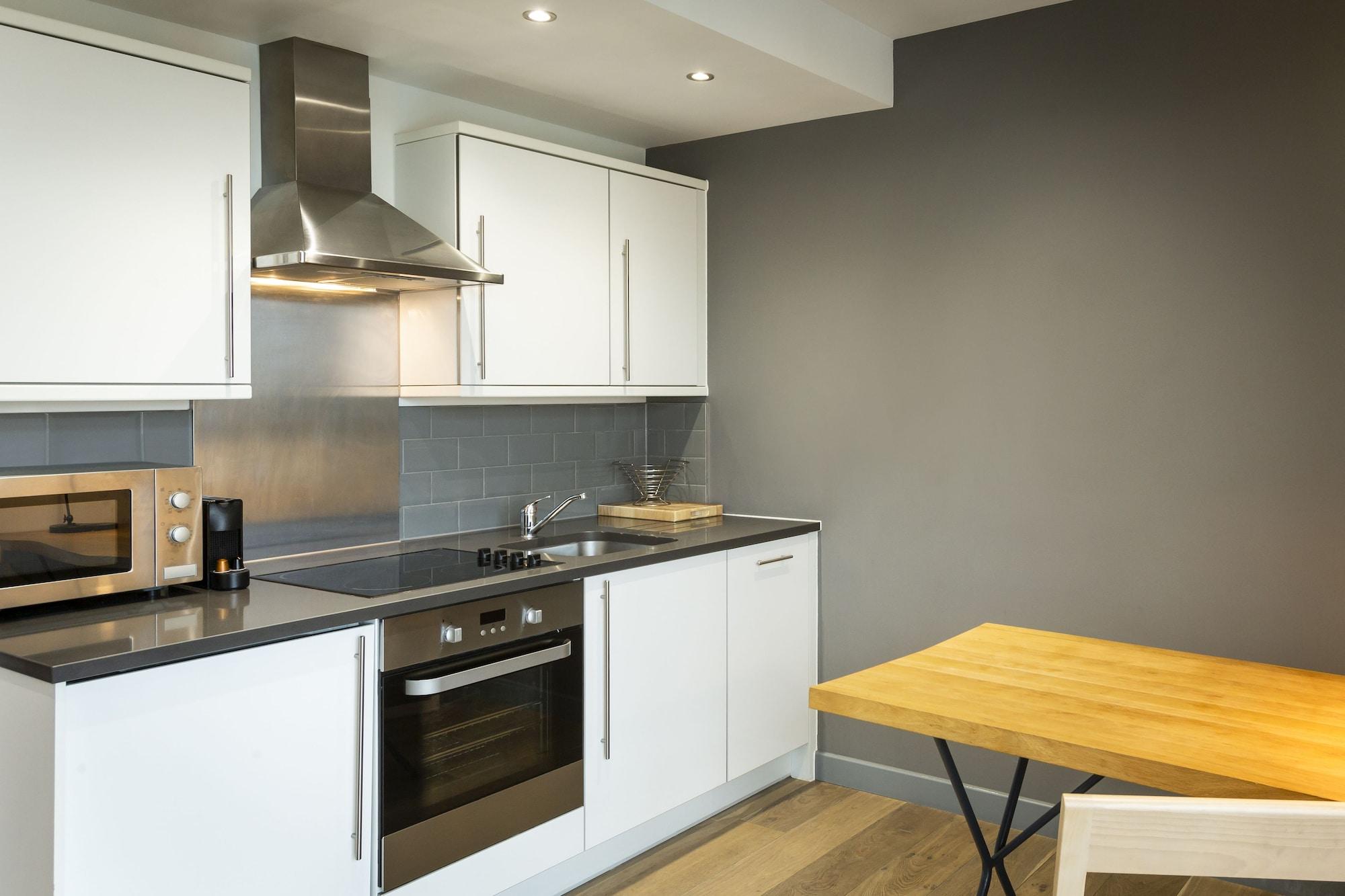 Aparthotel Adagio London Брентфорд Екстериор снимка