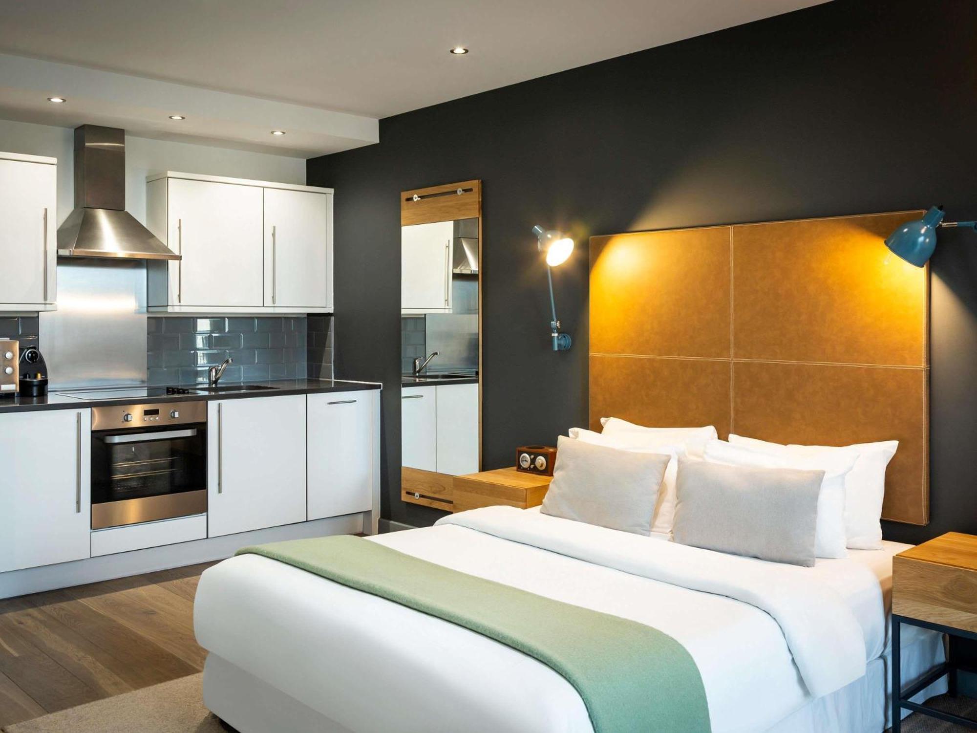 Aparthotel Adagio London Брентфорд Екстериор снимка