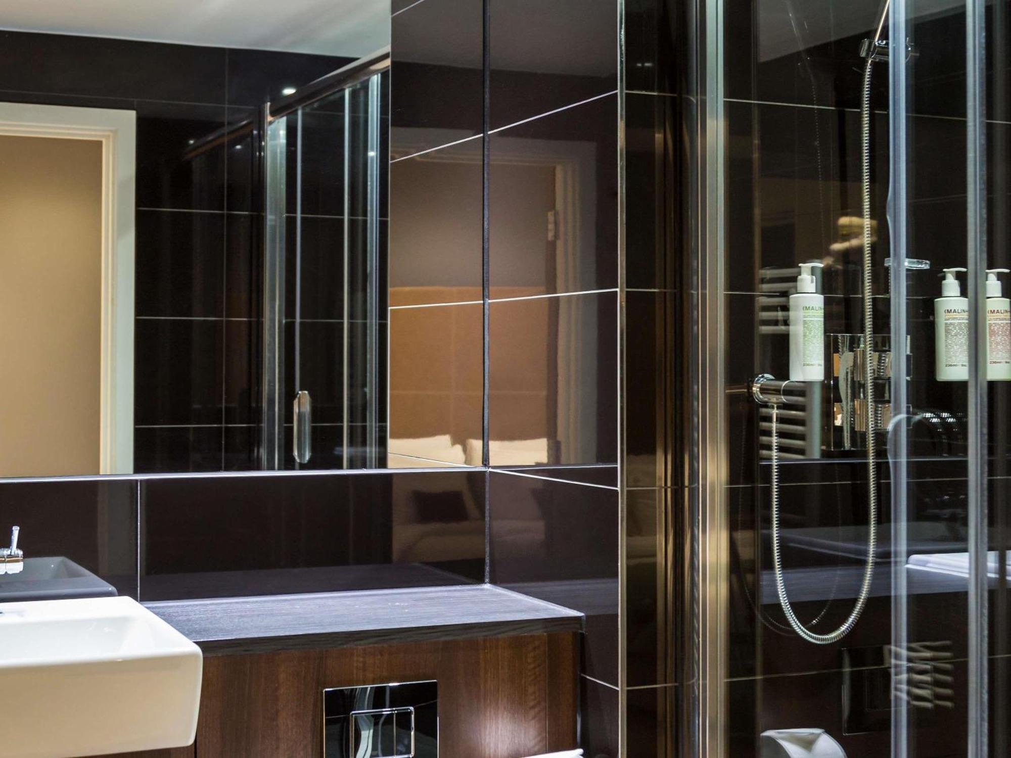 Aparthotel Adagio London Брентфорд Екстериор снимка