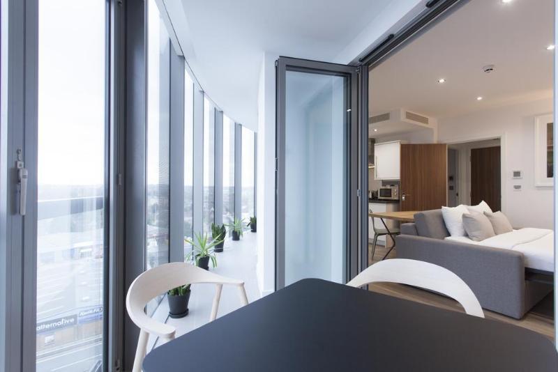 Aparthotel Adagio London Брентфорд Екстериор снимка