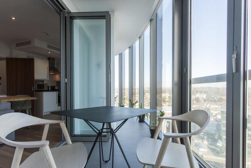 Aparthotel Adagio London Брентфорд Екстериор снимка
