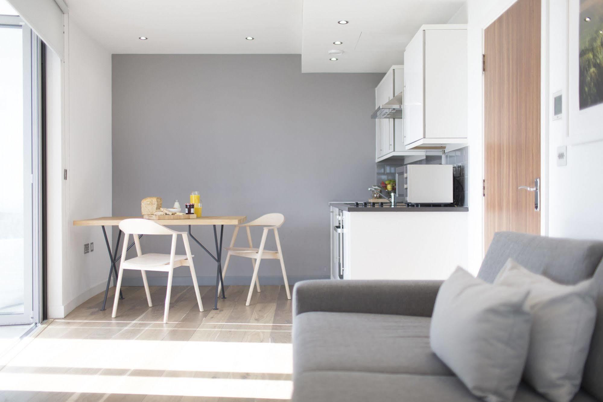 Aparthotel Adagio London Брентфорд Екстериор снимка
