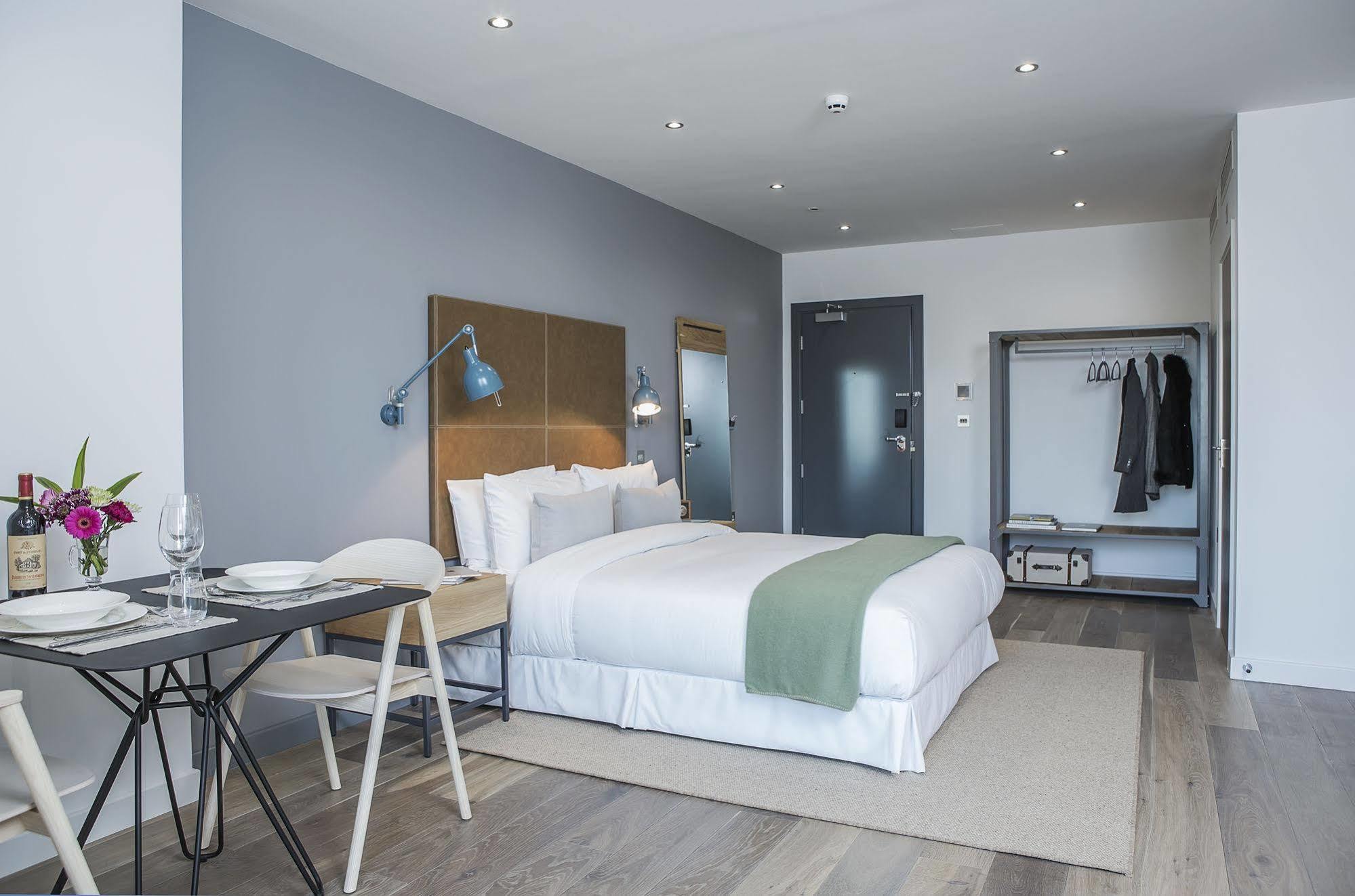 Aparthotel Adagio London Брентфорд Екстериор снимка