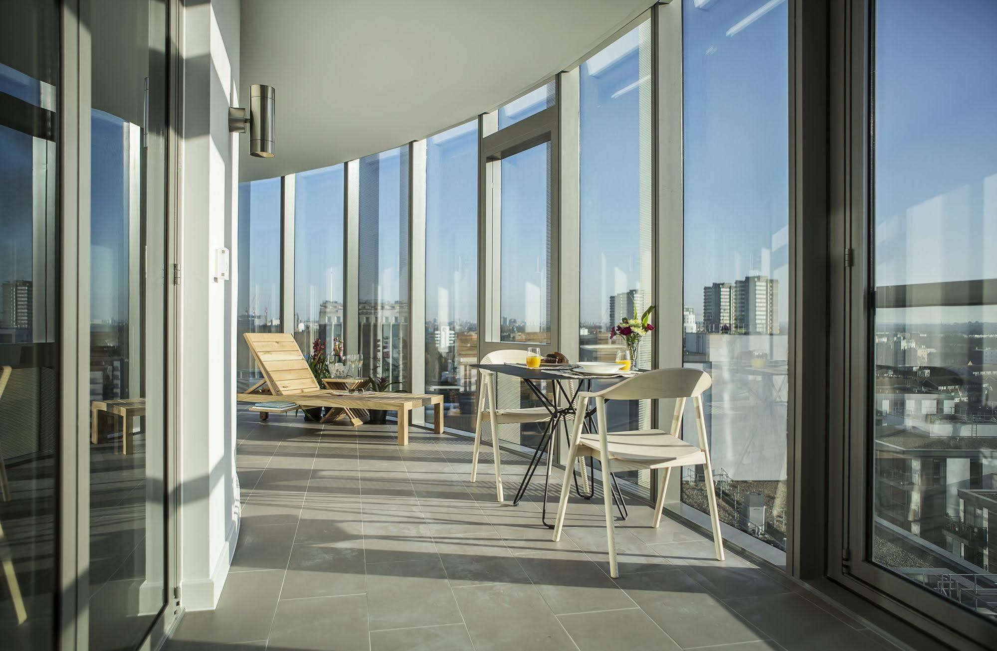 Aparthotel Adagio London Брентфорд Екстериор снимка