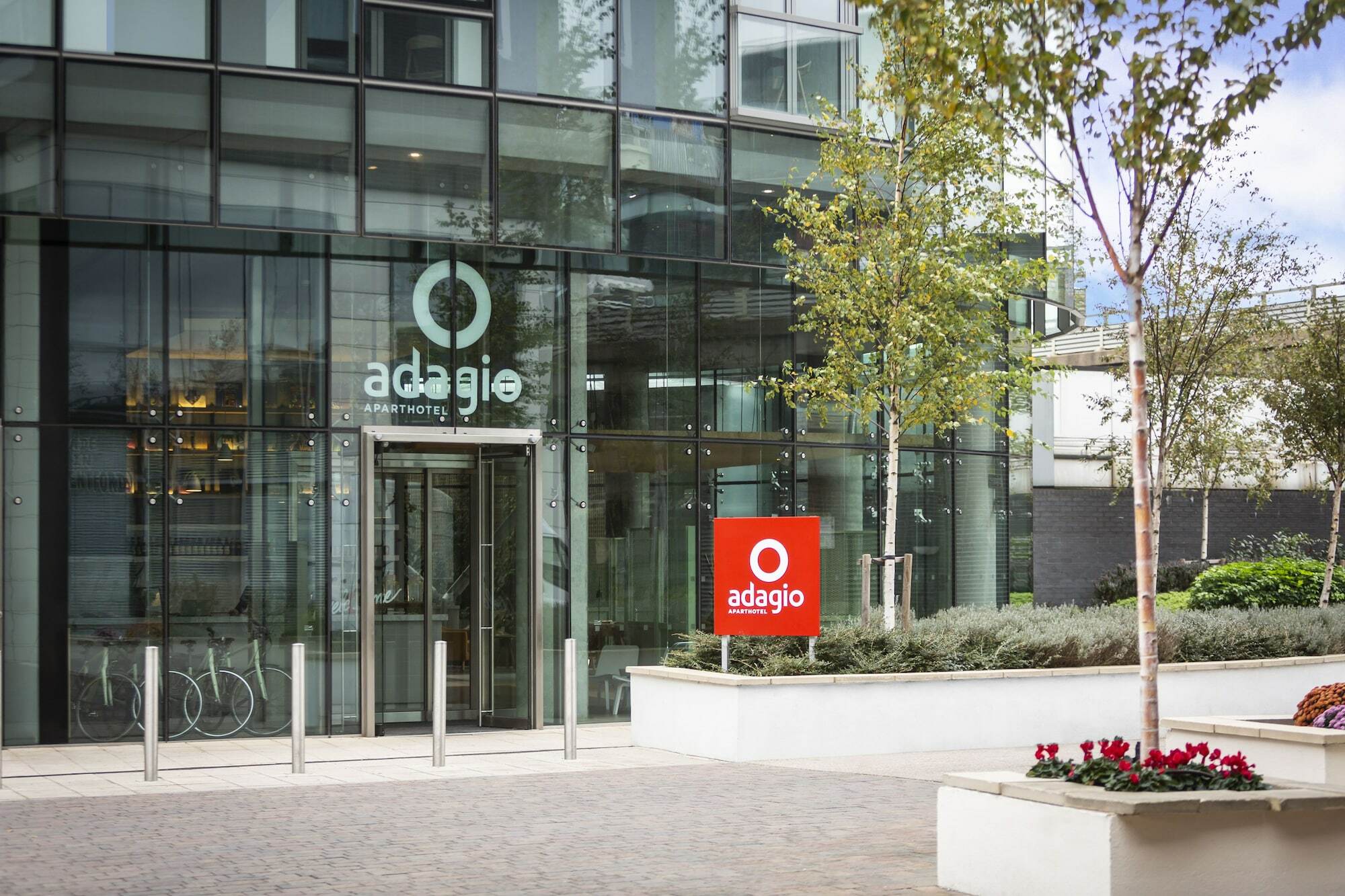 Aparthotel Adagio London Брентфорд Екстериор снимка